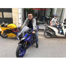 Lô xe PKL rời cửa hàng Tăng Thiết Giáp theo trai xuống phố Lô xe PKL rời cửa hàng Tăng Thiết Giáp theo trai xuống phố