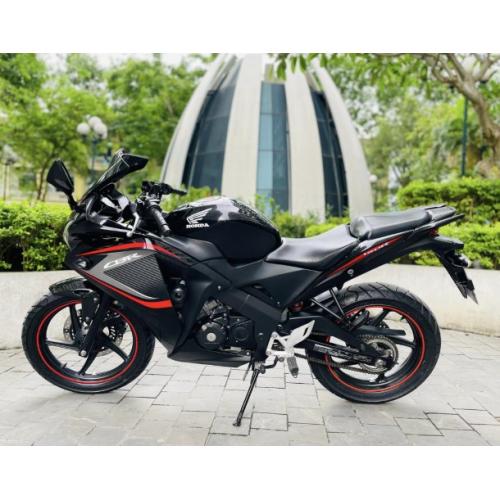 HonDa CBR 150R cũ nhập Thái biển Hà Nội giá 3x triệu HonDa CBR 150R cũ nhập Thái biển Hà Nội giá 3x triệu
